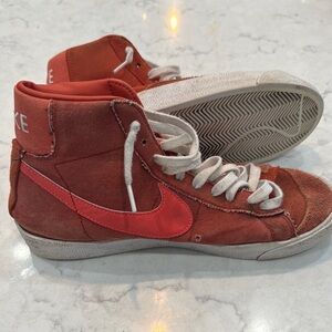 Nike Blazer Mid Suede – Red/Orange